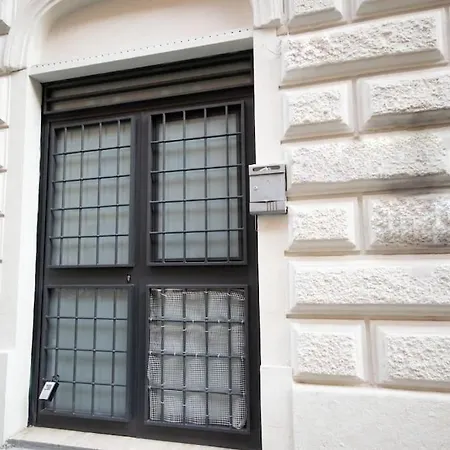 Appartement San Lorenzo 10 Min Colosseum Taking M Manzoni